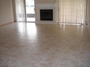 2024 Hovington Cir W in Jacksonville, FL - Building Photo - Building Photo