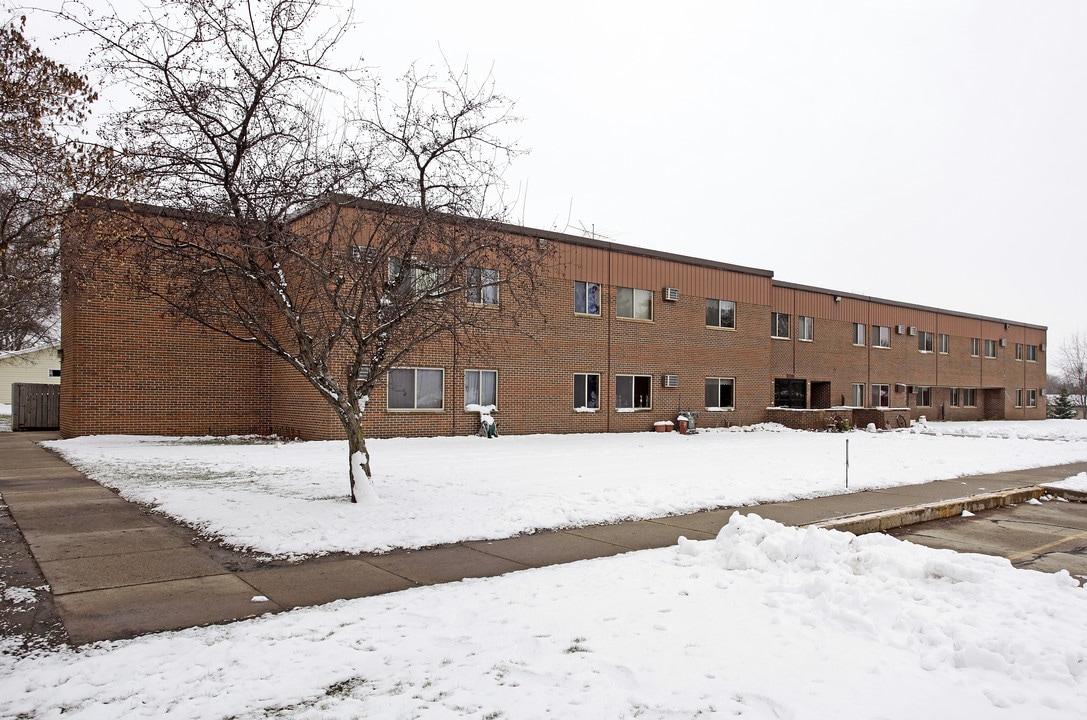 Howard Lake Apartments in Howard Lake, MN - Building Photo