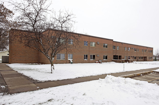 Howard Lake Apartments