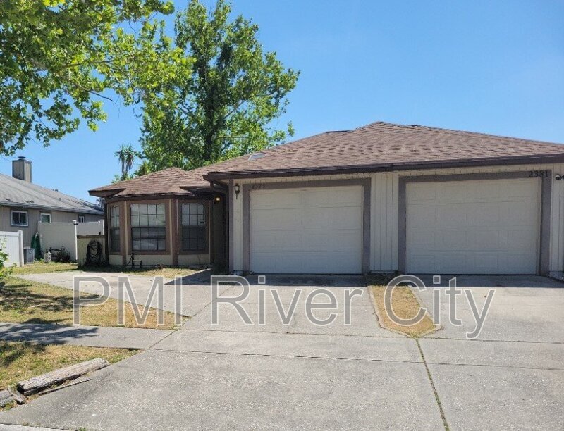 2379 Pacific Silver Dr in Jacksonville, FL - Building Photo