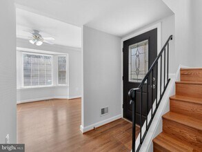 3827 Gawayne Terrace in Silver Spring, MD - Foto de edificio - Building Photo