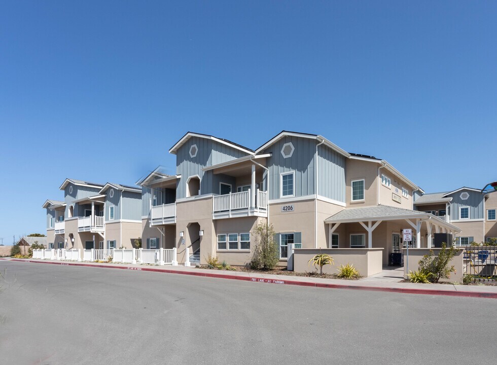 Guadalupe Court Apartments in Guadalupe, CA - Building Photo