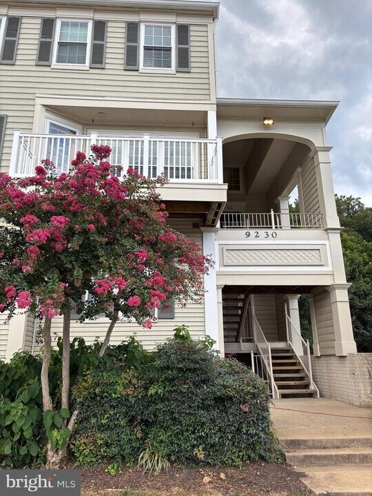 9230 Cardinal Forest Ln in Lorton, VA - Building Photo