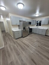 10702 S Grevillea Ave, Unit 1 in Inglewood, CA - Building Photo - Building Photo