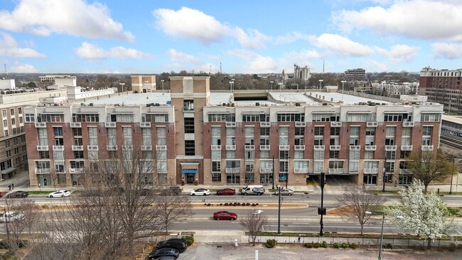 710 W Trade St in Charlotte, NC - Building Photo - Building Photo