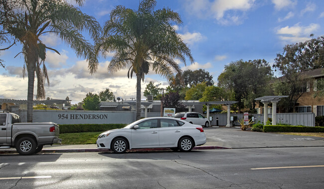 Thunderbird in Sunnyvale, CA - Foto de edificio - Building Photo