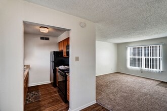 Golden Crest in Odessa, TX - Building Photo - Building Photo