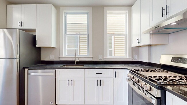 205 Chelsea St, Unit 2B