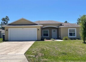 197 Maple Dr in Poinciana, FL - Building Photo