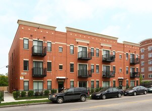 6602-6622 W Diversey Ave in Chicago, IL - Building Photo - Building Photo