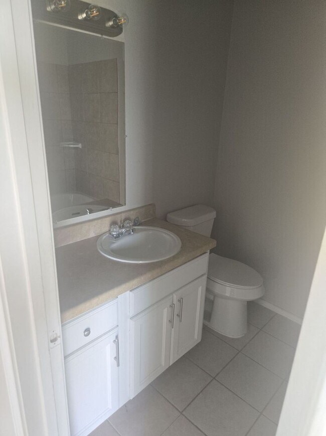 131-131 Collett Ct in Weatherford, TX - Building Photo - Building Photo