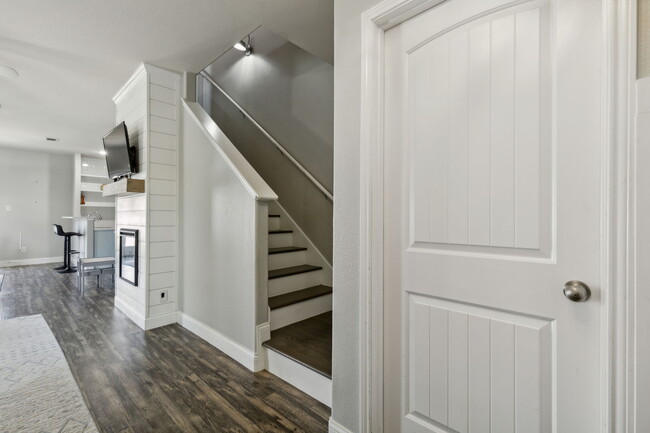 9425 Waterman Dr in Aubrey, TX - Foto de edificio - Building Photo