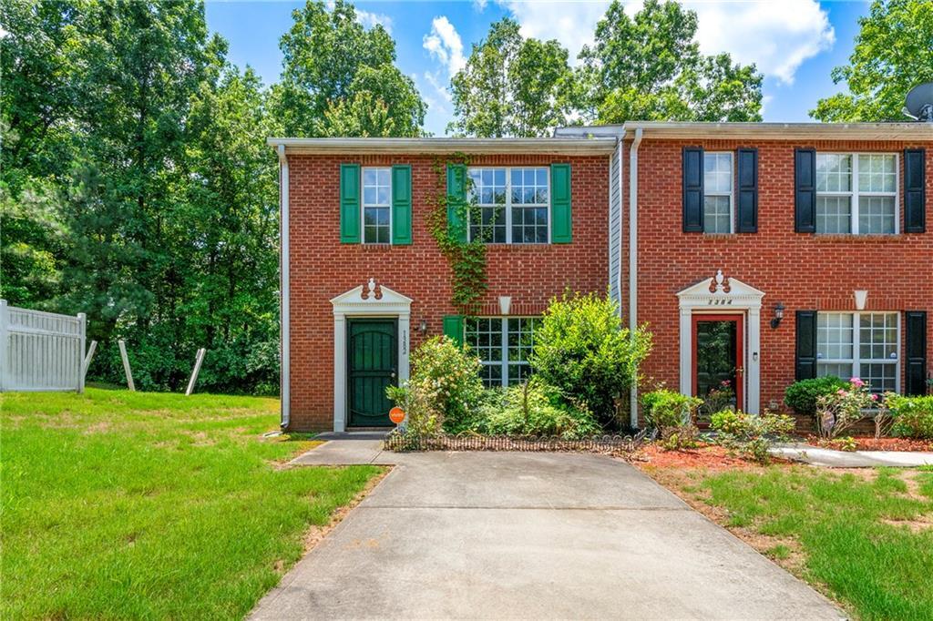 1382 Hollenbeck Ln in Riverdale, GA - Building Photo