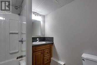 3238 57 Av in Red Deer, AB - Building Photo - Building Photo