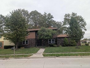 1097 Esther Dr in Lima, OH - Building Photo - Building Photo