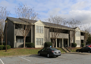 Cloister Apartments in Columbus, GA - Foto de edificio - Building Photo