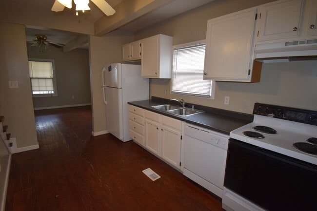 property at 640 Golfview Dr