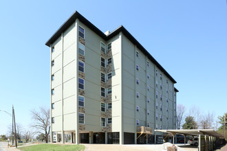 Sunset Tower in Evansville, IN - Foto de edificio - Building Photo