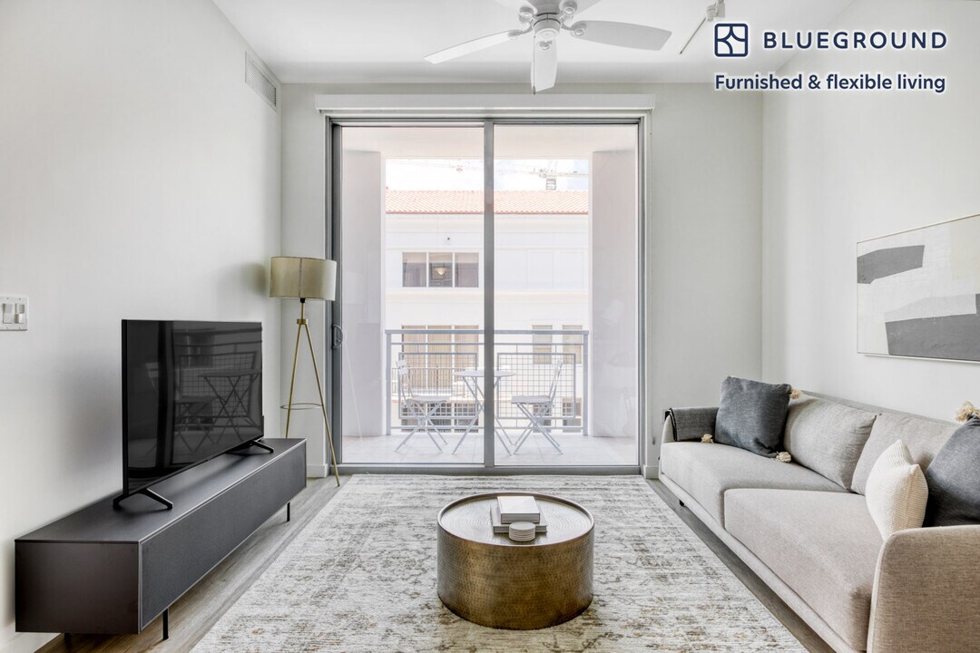 4131 Laguna St, Unit FL8-ID8 in Coral Gables, FL - Building Photo