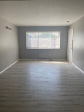 17 Quick Dr in Florissant, MO - Building Photo - Building Photo