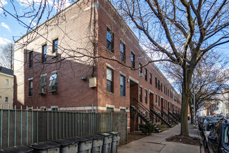 136 N 3rd St in Brooklyn, NY - Building Photo - Building Photo