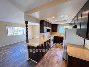 1006 Santa Fe Dr in Encinitas, CA - Building Photo - Building Photo