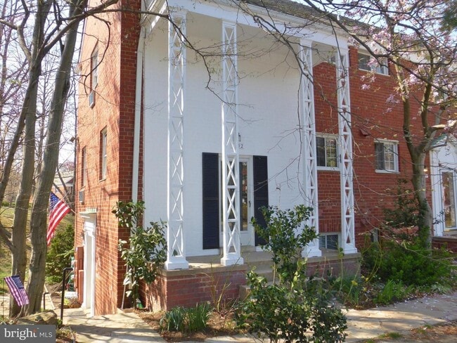 property at 3102 Valley Dr