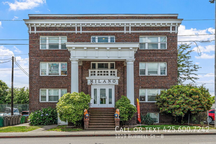 The Milano in Bremerton, WA - Foto de edificio
