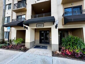 4907 Midtown Ln in Palm Beach Gardens, FL - Building Photo - Building Photo