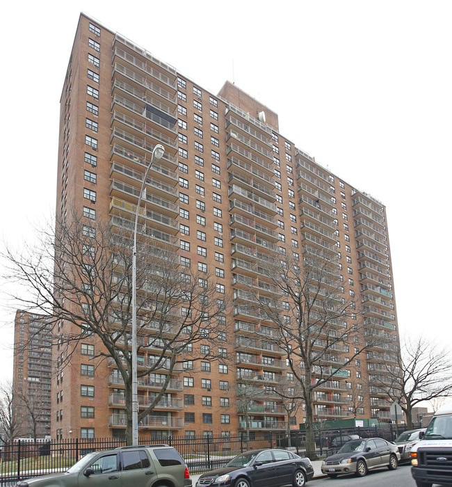 Atlantic Plaza Towers in Brooklyn, NY - Foto de edificio - Building Photo