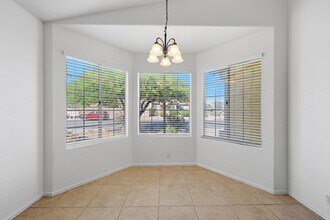 18837 N 43rd Pl in Phoenix, AZ - Building Photo - Building Photo