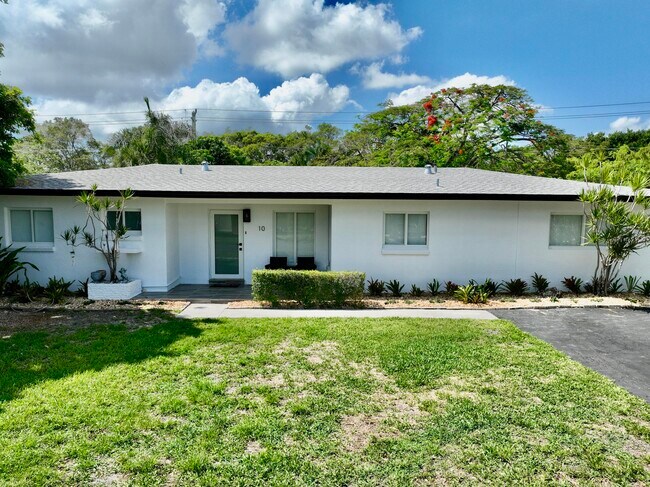 property at 10 Forest Hills Ln