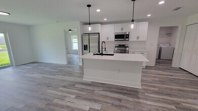 20422 Dial Ave in Port Charlotte, FL - Building Photo - Building Photo