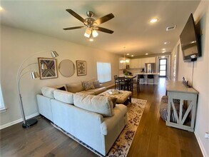 332 Lacey Oak Lp in San Marcos, TX - Building Photo - Building Photo