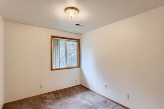 15459 SW Donna Ct in Beaverton, OR - Building Photo - Building Photo