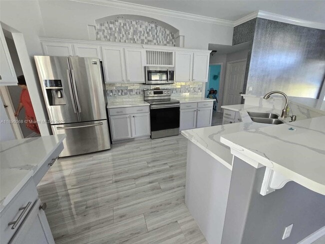 property at 3401 SW San Benito St