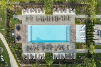 Hanover Hyannis in Barnstable, MA - Foto de edificio - Building Photo