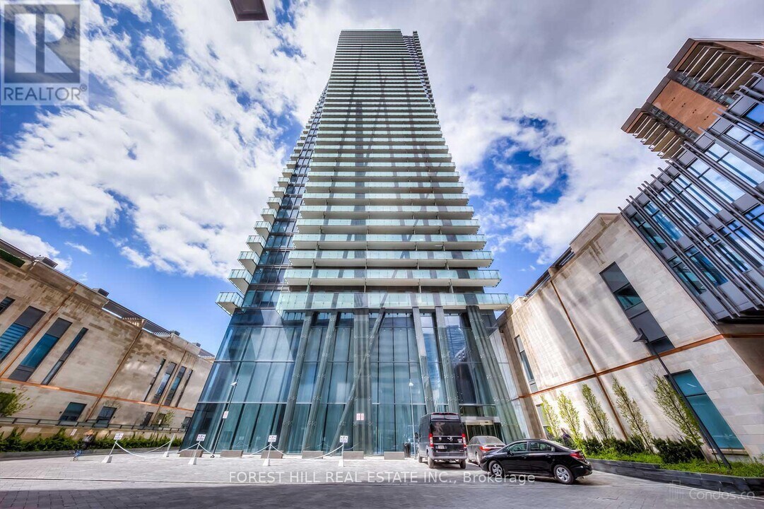 1080-1080 Bay St. in Toronto, ON - Building Photo