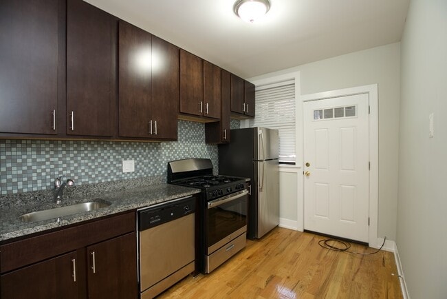 3908 N Janssen Ave, Unit A04C