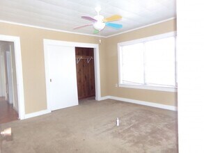 207 SE Stallings Dr in Nacogdoches, TX - Building Photo - Building Photo