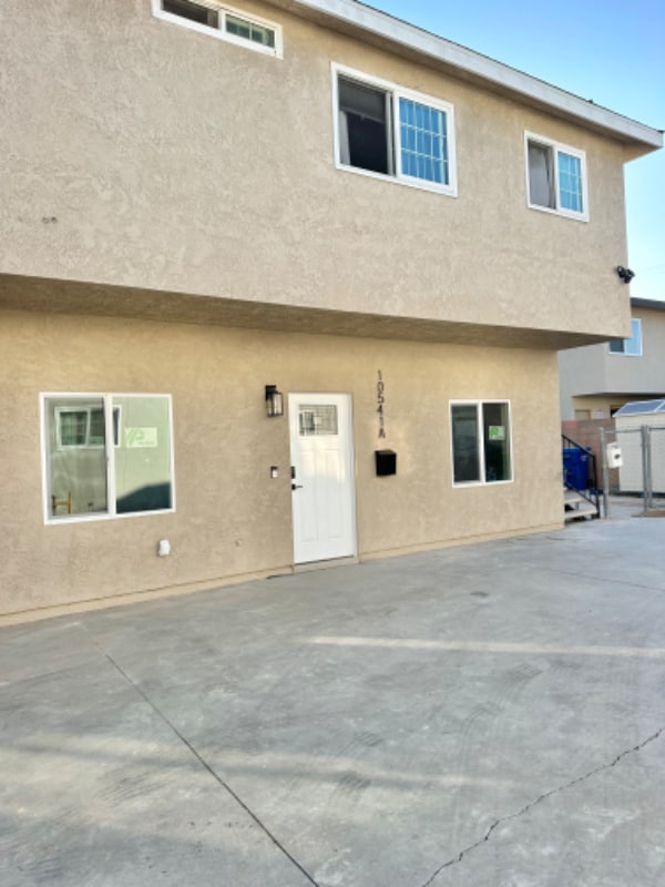 10541 Western Ave