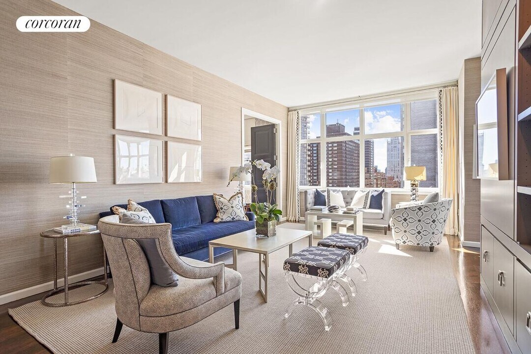 181 E 90th St in New York, NY - Building Photo