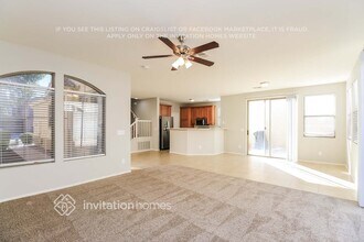 9038 E Garnet Ave in Mesa, AZ - Foto de edificio - Building Photo