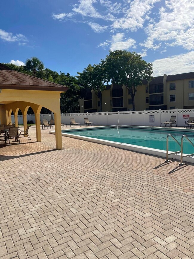 450 NW 20th St in Boca Raton, FL - Building Photo - Building Photo