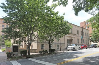 50 West Fourth Residences in Winston-Salem, NC - Building Photo - Building Photo