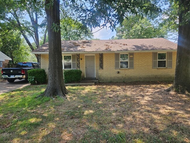 property at 2213 Fairfield Dr