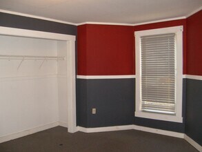 25 School St in Bristol, NH - Foto de edificio - Building Photo