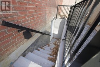 32 Hearne Crescent in Ajax, ON - Building Photo - Building Photo