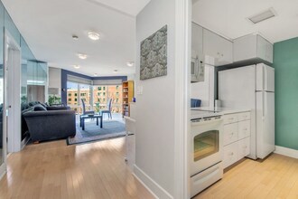 83 Cambridge Pkwy in Cambridge, MA - Building Photo - Building Photo