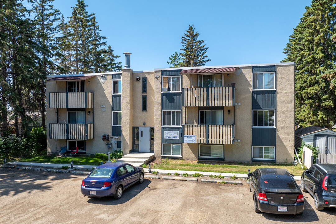 Diamond Terrace in Red Deer, AB - Building Photo